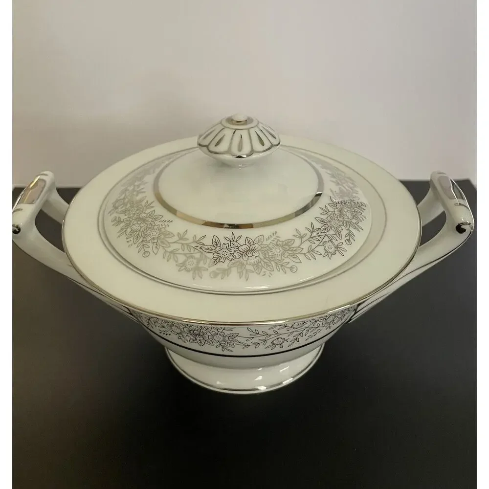 Seyei Fine China Japan Sugar Bowl Brilliant 3208 Porcelain. Excellent Condition!